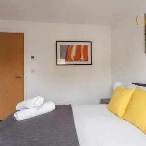 2 Bedroom Chapel Riverside At Goshen Serviced Southampton, Free Wifi & Parking Southampton